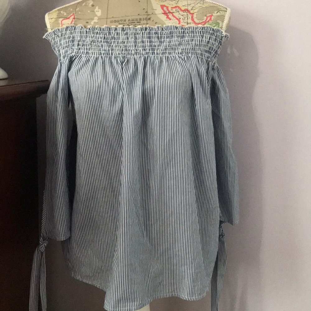NEVER been worn Summer blouse!!